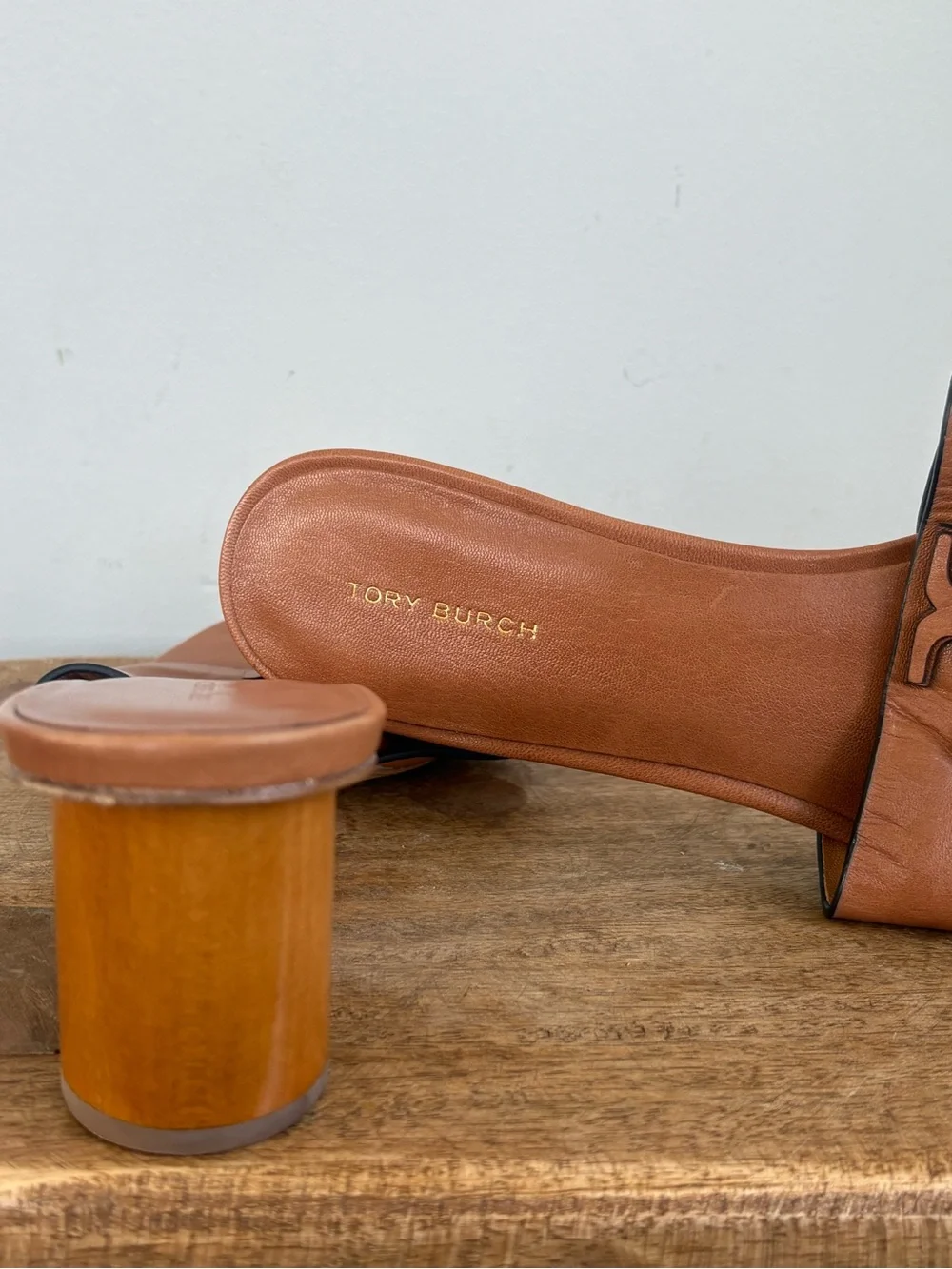 Tory Burch Ines Mule Sandals Tan Leather Logo Block Heel Size 8M